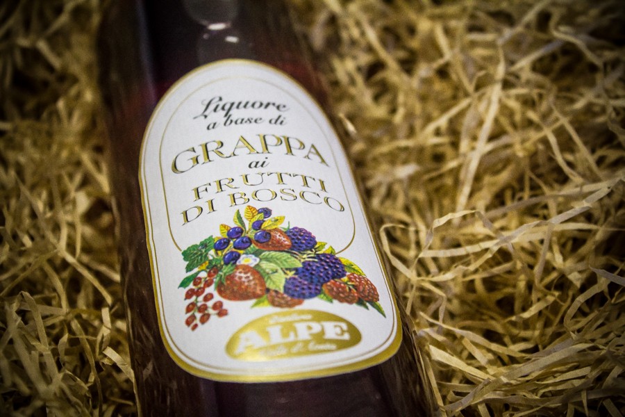 Fruits of the woods grappa liqueur Alpe