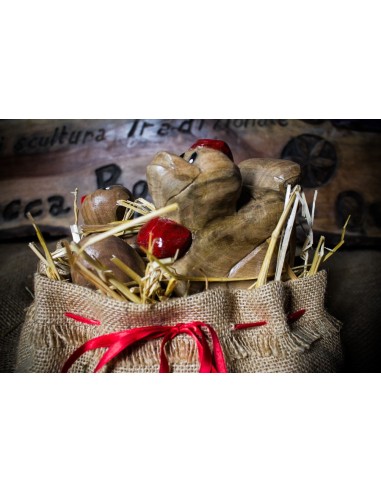 Chicken with chick in jute bag - Sculpture